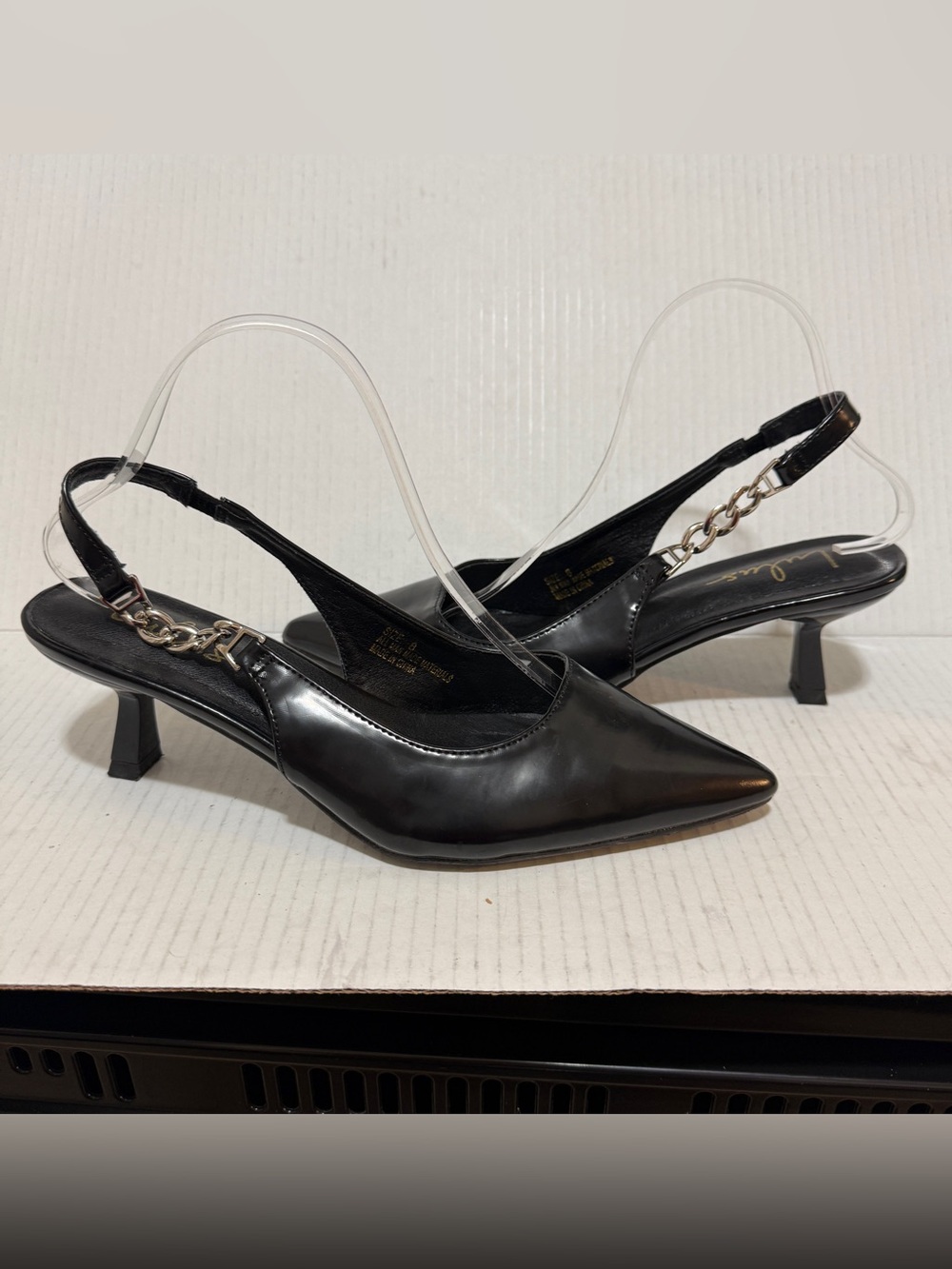 Lulus Jonnah Black Chain Faux patent leather Slingback Pointed Kitten Heels Sz 8
